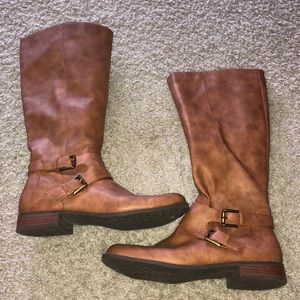 Women’s boots! Knee high! Never worn